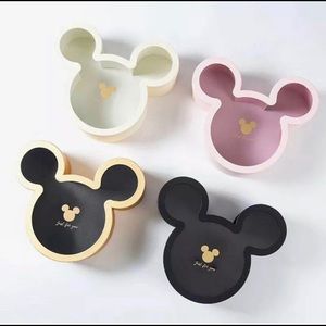 Mickey Mouse flower 🌹 Box with lid